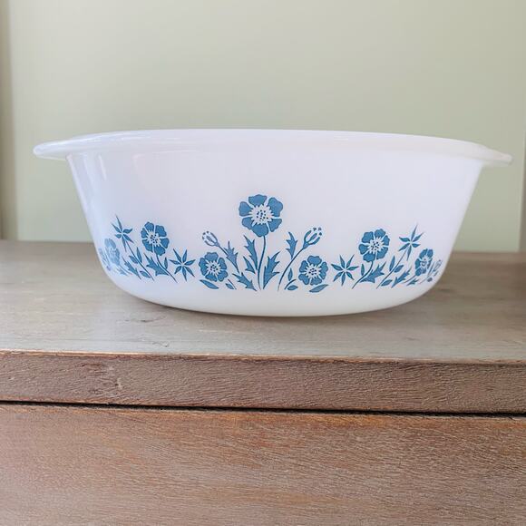 Vintage Glasbake 1 1/2 Qt Casserole Ovenware with Blue Flowers Made in USA - Picture 1 of 9